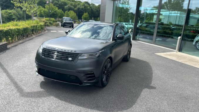 Land Rover Range Rover Velar 3.0 D300 MHEV Belgravia Edition Satin 5dr Auto Diesel Estate - Image 37